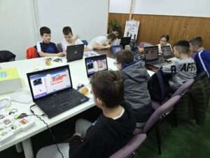 Read more about the article Upoznajmo svijet elektronike: STEM Kreatori u akciji