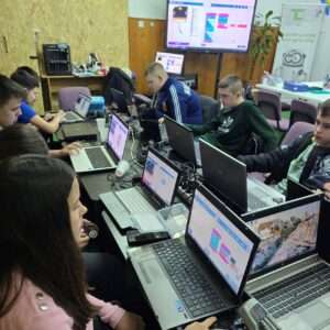 Read more about the article Mladi programeri na misiji – STEM Kreatori!