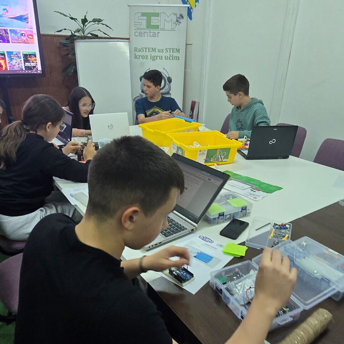 Read more about the article STEM kreatori: Gradimo vještine budućnosti