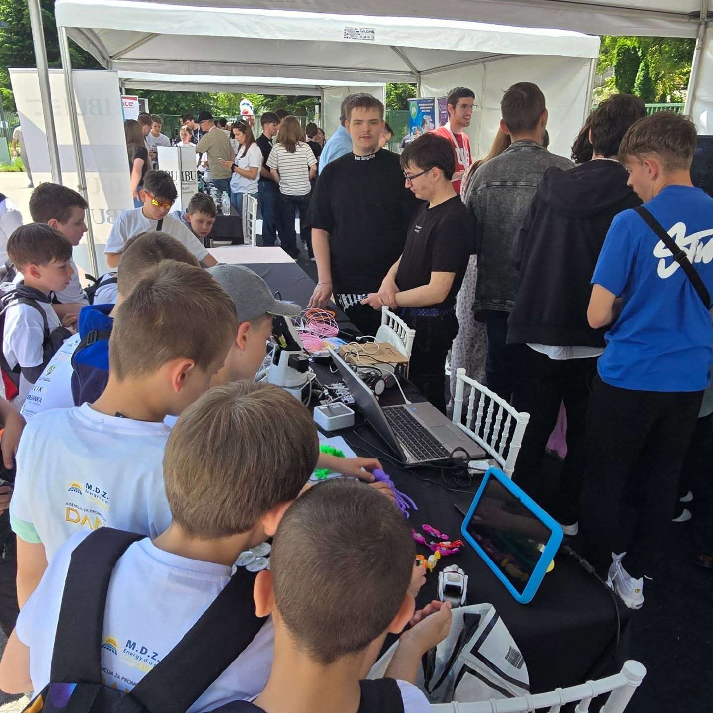 Read more about the article STEM Centar predstavio inovativne aktivnosti na Maker Faire Sarajevo 2025